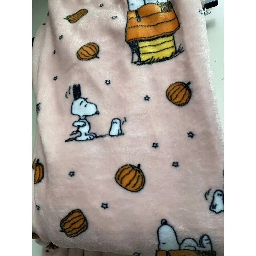 Peanuts Soft‎ Blanket Throw Snoopy Woodstock Pumpkin Halloween Pink 50X70” NEW